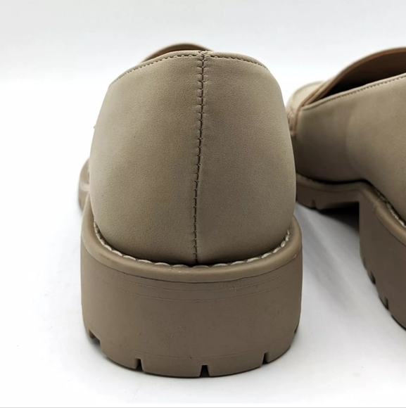 dv by Dolce Vita “Crisp” Classic Penny Loafer/Lug Sole Block Heel (Dune/Tan) NEW - Picture 13 of 16